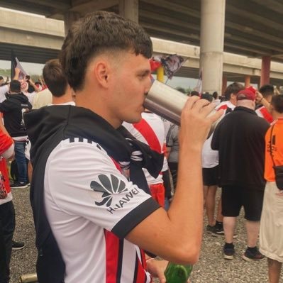 SOMOS LOS PIBES QUE ALENTAMOS A RIVER PLATE🐔❤