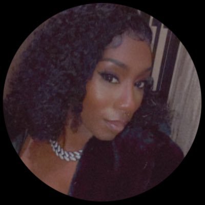 Omo Yemaya 🧜♀️Celebrity Reader/life coach Orisha Priestess🔮Master Observer /Oracle 🫷🏿&+ I’m sensitive about my shit. it’s God & a growth mindset forever 🙏