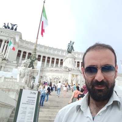 Journalist, calabrese a Roma,  🇮🇹 
3 libri e qualche ebook.
Terziario Francescano (qui solo opinioni personali)