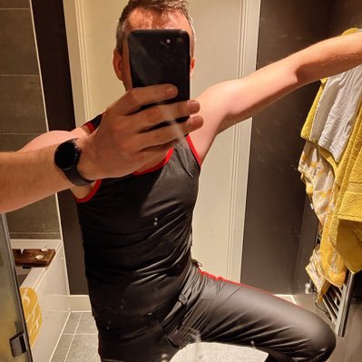 Master Max (@KinkyLdnTop) in London E1. Proud filthy perv, pro film maker. Public, groups, cucking, etc. WApp +447936645884