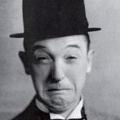adrienlaplume's profile picture. Baroque et fatigué.