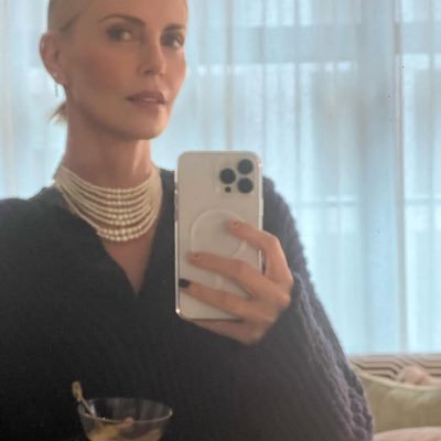 OFFICIAL ACCOUNT OF CHARLIZE THERON