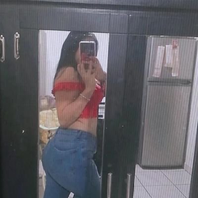 majo_salaz_06's profile picture. Never Look For Happiness Where You Already Lost It ✨💋