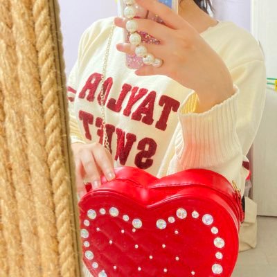 otolupaca1212's profile picture. Swiftie in Japan🫶🏻 Eras Tour 2/9💖 16・高一👒Swiftieの皆様の投稿楽しく拝見させて頂いてます🌷無言フォロー失礼致します泣