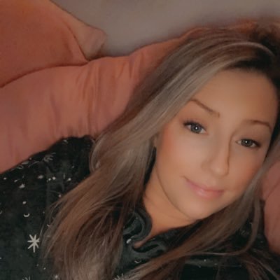 LaurenAnnaaa's profile picture. mama bear 🐻