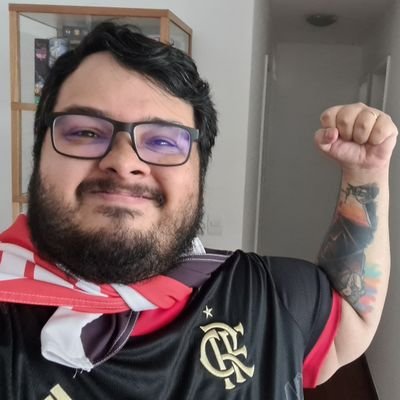 🔴⚫️
Jornalista/Roteirista procurando emprego | Me encontre falando sobre cinema, quadrinhos e games no @siteduastorres 😎