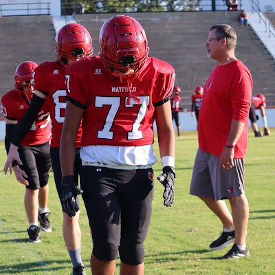 C/O2026/Mayfield High School / DT /5´11 215 pounds /3.1 GPA / Contact: 270-727-4807 Victor.torres@stu.mayfield.kyschools.us