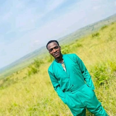 Veterinary Medicine student at @uni_Rwanda, Music and football lover. living la vida loca.tell me and i forget. teach me and i remember. involve me and i learn.