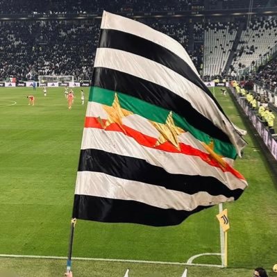 NON siamo la pagina ufficiale della curva sud, né un gruppo organizzato. https://t.co/BMloaF23WR