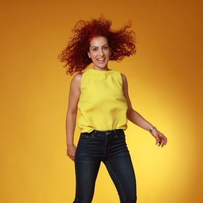 PopAntoaneta's profile picture. 