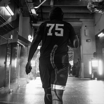 | Offensive Tackle  @UNCFOOTBALL |