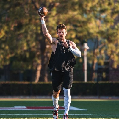 Quarterback #3▫️Chapman University 24’▫️Chapman 🏈 QB▫️LCC Class of 2020▫️4.1 GPA▫️6’0 ft, 190 lbs