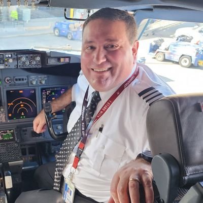 Airline pilot, Certified Flight Instructor, Meteorologist and Oklahoma Sooner graduate & fan. Originally from Oklahoma, I have called Phoenix home since 2000