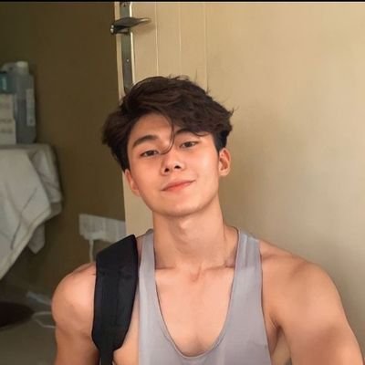 oxyjeon4lifeau's profile picture. Happyness is a direction ,not a place..