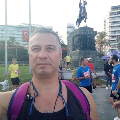 #MustafaKemalinASKERİ
KEMALİST, İki ayyaşin torunlarından biri, elektronik teknikeri, tabiata aşık, emekli, evli, mutlu, çocuklu...