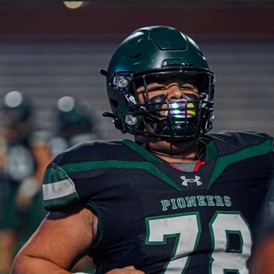Varsity RG for Iowa Colony Aeden Elizondo| Football player🏈 |class of 2026| 6’2 295 Email:aedenelizondo@gmail.com|GPA:5.72/6.0| #713-501-8069