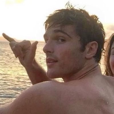 gsketsr's profile picture. não mando foto.