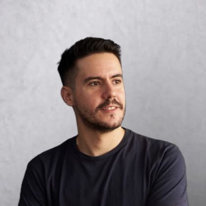 Dad of my daughter.
Head of Mobile development @ Desquared.
Husband of a cool teacher, amateur runner, love basketball, tech enthusiast.