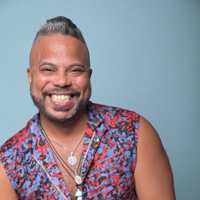 Actor, productor y publicista.Coaching actoral. Creador de El Teatro está de MODA,presidente de 10 ET y AM Publicidad.