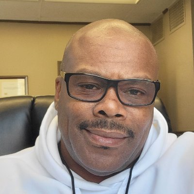 LBCoachFountain's profile picture. 