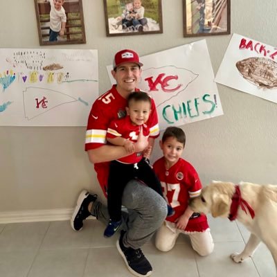 From Southern California, now living in Austin, TX #ChiefsKingdom #LakeShow #GoHalos