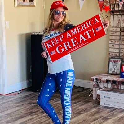 🇺🇸 MAGA 🇺🇸 Business Owner 👩‍🍳 Follow me for jokes, politics and BBQ