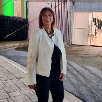 CynthiaSpinelli's profile picture. Los amigos son como las estrellas, aunque no los veamos, sabes que están ahí.