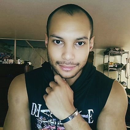 A enthusiastic protagonist that loves Anime & gaming, going to conventions & events, and creates contents on YouTube & Tiktok, and stream on Twitch.
