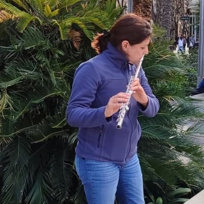 Profesora Superior de Flauta Traversa Docente d Flauta en Esc d Música 8 DE9 Caba