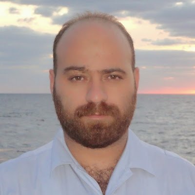 صلح طلب. دوست دارم در دنیا صلح و آرامش و امنیت باشه