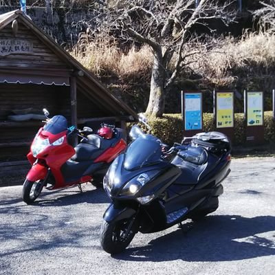 二輪車🏍️　三輪車🏎️ 四輪車🚙　釣り🎣　酒🍺　レース🏍️　畑🍅　等々…多趣味🤣

職業　金儲け💰
食いしん坊なんで色々アップしようかなぁ🤗🍱