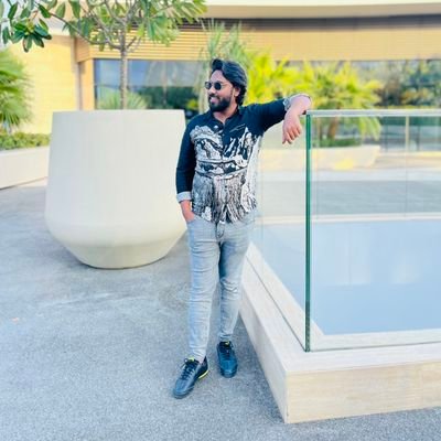 Had a dream, I was king,I woke up,Still king
+91↹+971↹+44