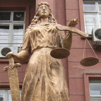 Hukuk yargılamasına ilişkin güncel ve seçme kanun yararına bozma kararları