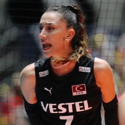 Portal de notícias sobre a ponteira Hande Baladın. Seu perfil oficial é: @handebaladin - Time atual: @EczacibasiSK