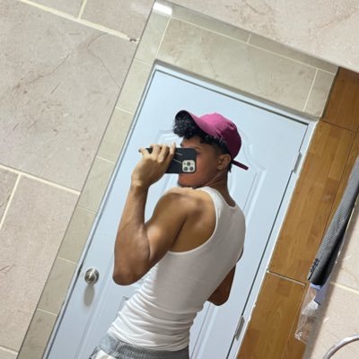 andrestejeda_24's profile picture. 