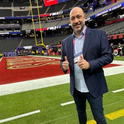 Comentarista #NFL en @DAZN_ES. Autor y co-autor de todos los libros de la imagen de arriba.