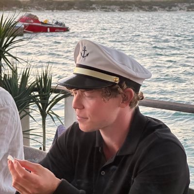 Optimising & scaling entrepreneurs at https://t.co/cDp6CndiwB 🏛️ | Agency Owner. Scaled from 0 - $28k in 7 weeks. Join our free community ⬇️