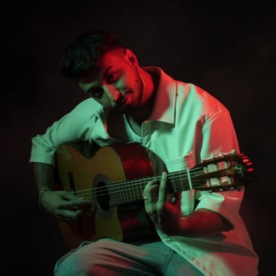 🎶Canto por rumbas sumando guitarra y corazón🎶
Last single : CALLA CORAZÓN https://t.co/5C9r2MKYDK
Contacto : soykalanda@gmail.com