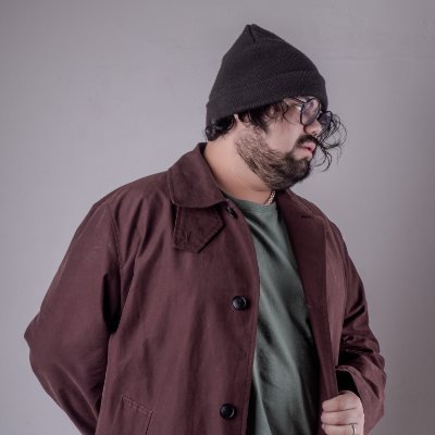 30. Cantautor. Productor. Escucha mi musica o me awito. chekobulletshot@gmail.com
