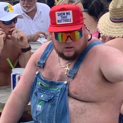 Former college football prospect. NWCC ‘20. Ducks fear me, friends beer me. Chad Kelly superfan, Ole Miss Historian. #BringBackColonelReb #saints #allegedly