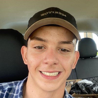 Leon99022446's profile picture. ...