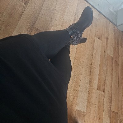 Sometimes a girl with AddOn. I like bondage, girls and GF
No interessts in Findom!