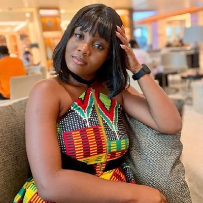 dee_enah's profile picture. God. Love. Family.