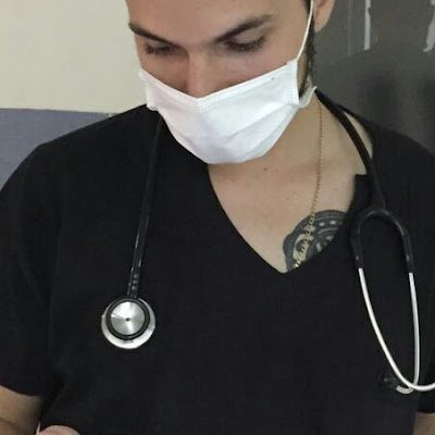 Um pouco estranho
Um pouco boliviano
Um pouco calvo