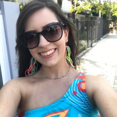 24 | Graduada em Lic. em Matemática - UFPel | Mestra em Modelagem Matemática- UFPel