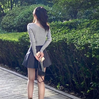 Khaisin385355's profile picture. 