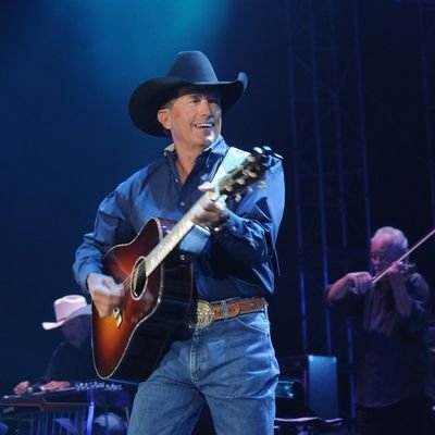 The Official Twitter of George Strait. #Honky TonkTime Machine Out Now!