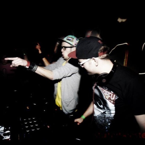 We spin 'nd produce dubstep.

Contact: liefdjs@gmail.com