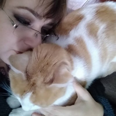 Si no amas a los animales al menos respétalos #AdoptaNoCompres
No respondo DM califas