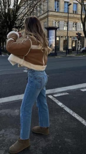 Reseanda192344's profile picture. A fashion enthusiast and investor in the US stock market. I alternate my time between fashion design and analyzing financial market performance.